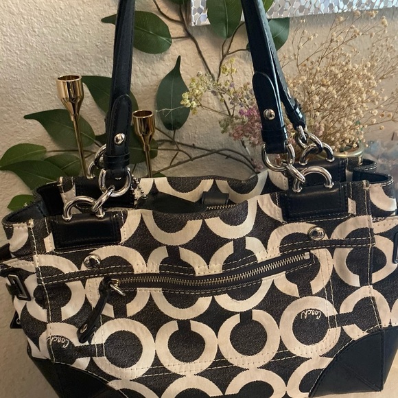 Coach 2010 Peyton Op Art Carryall with Multi-Compartments - Excellent Condition - Picture 3 of 10